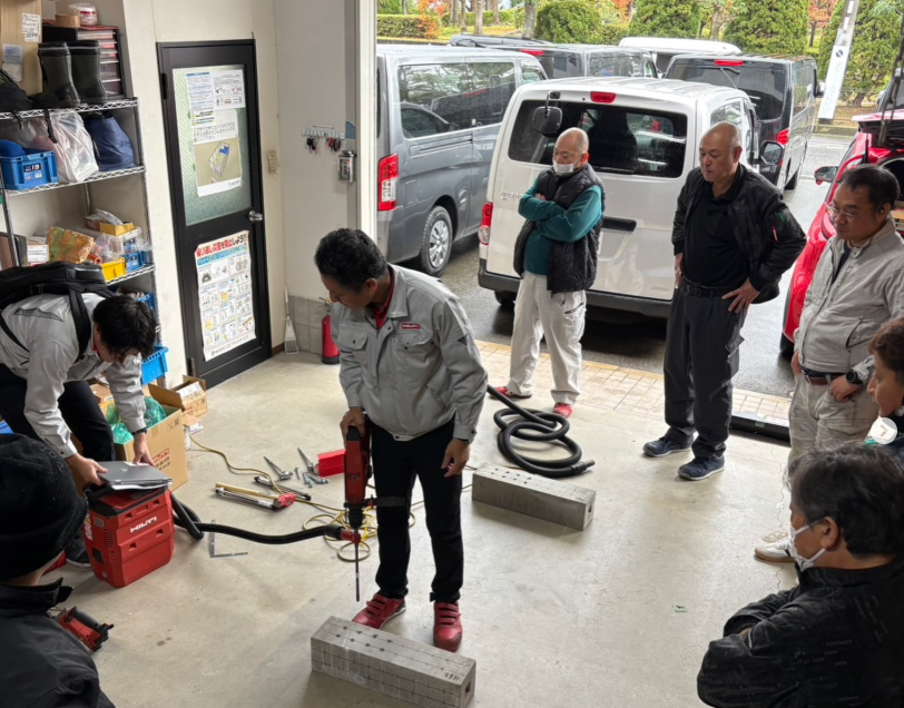 研修・OJTの様子